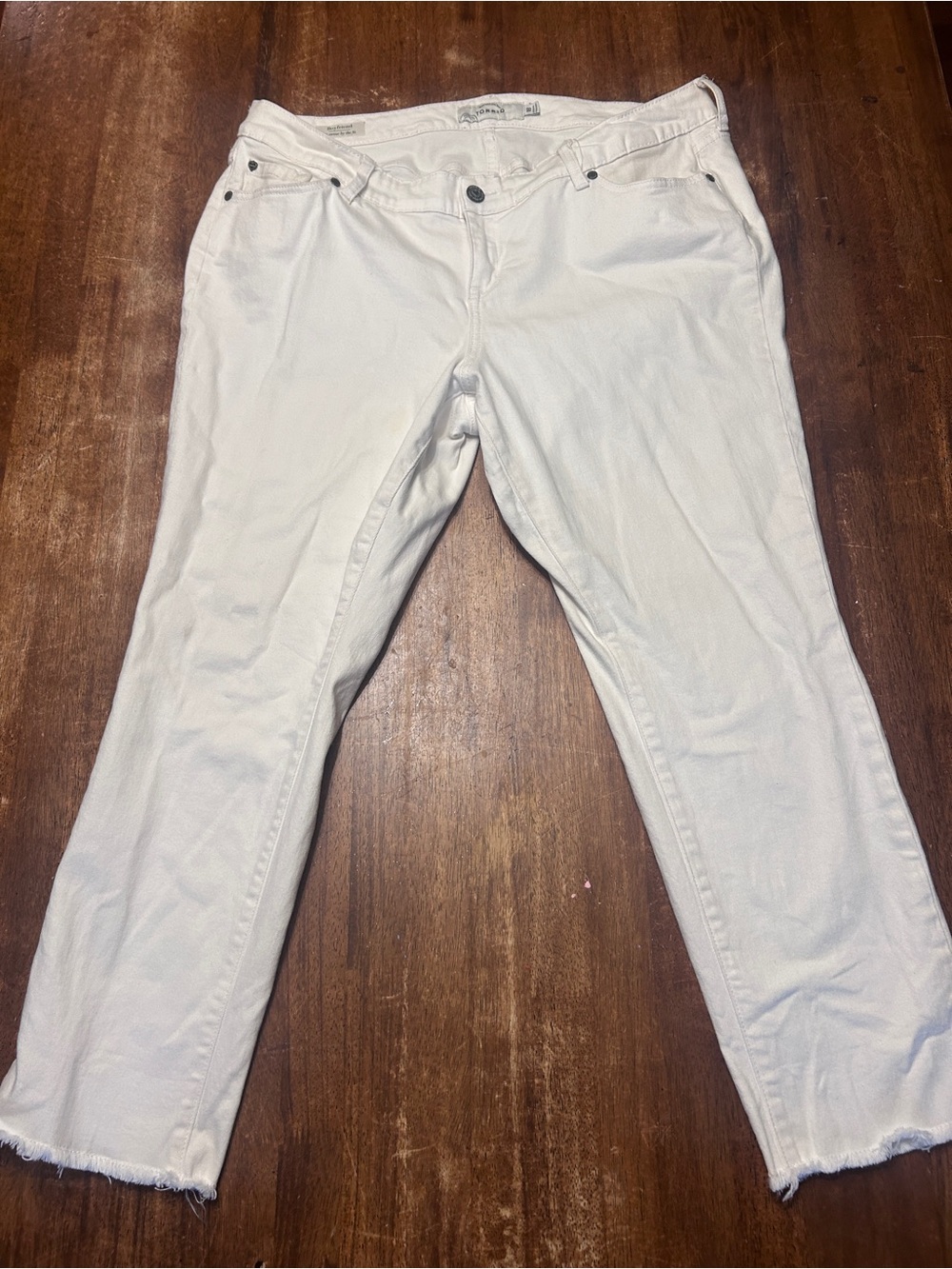 Torrid Women’s White Straight-Leg Frayed Hem Cropped Jeans